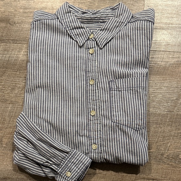 Old Navy Blue & White Striped button down Shirt Size medium - Picture 7 of 7